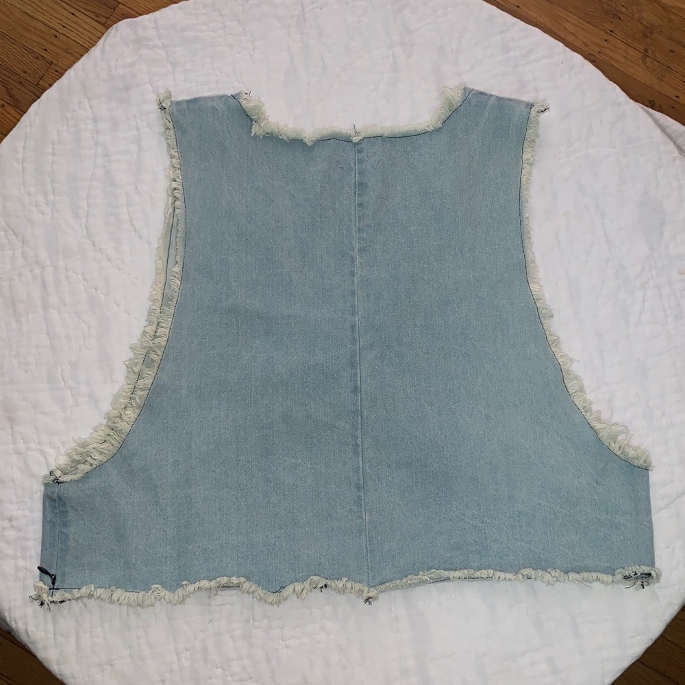 BOUTIQUE VEST TOP - Picture 2 of 4